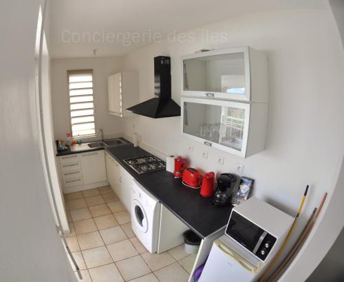 Kitchen, Petit Havre de Paix BIS - Piscine et plage a pied in Mare Gaillard