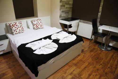 Full House Boutique Hotel - image 2