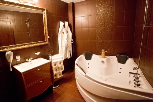 Hotel Diamond - image 8