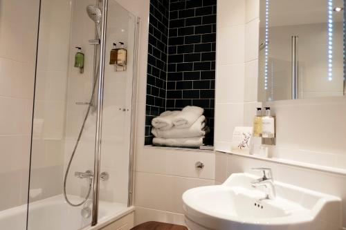 The White Hart Hotel - image 14