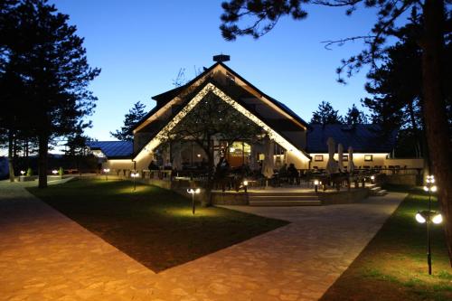Ieeja, Hotel Trebjesa in Niksic