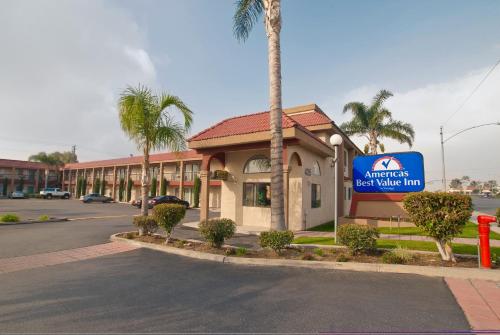 Americas Best Value Inn Rialto - 출입구