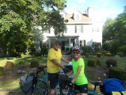 A B&B at Llewellyn Lodge – Lexington, VA