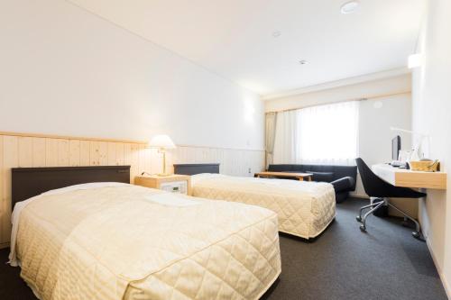 Hotel Higashimokoto Set in a prime location of Abashiri, Hotel Higashimokoto puts everything the city has to offer just outside your doorstep. Both business travelers and tourists can enjoy the propertys facilities and 