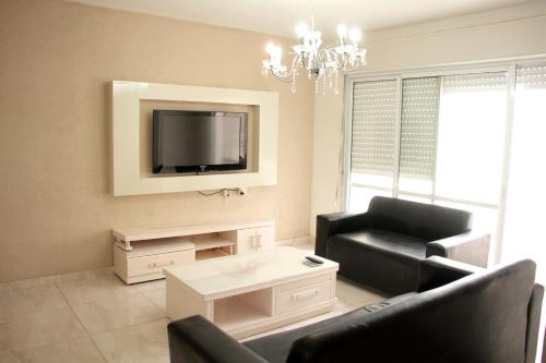 . Beautiful 3 Bedroom Apartment