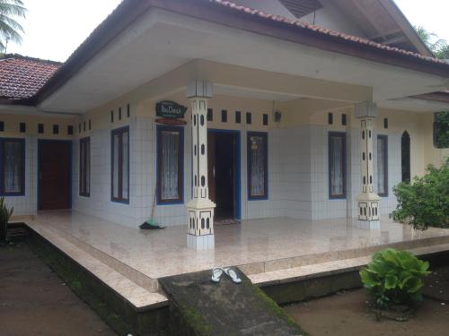 Ibu Dewi Homestay