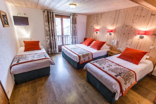 Logis Hotel Les Bruyères - image 4