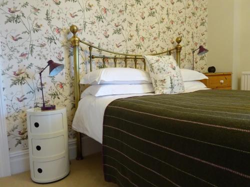 Swan Hill House