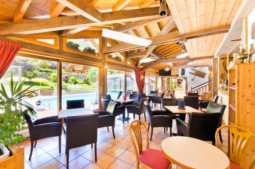公用交誼廳/視聽室, Hotel Les Bruyères (Hotel Les Bruyeres) in 莫爾濟訥