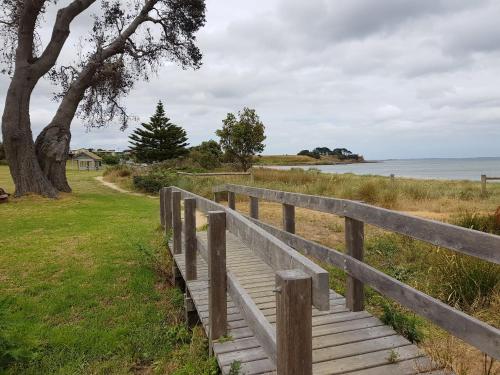 Bay Breeze Beach Holiday Home