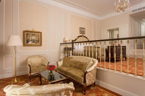 The State Hermitage Museum Official Hotel