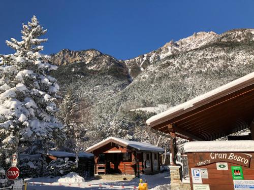 Gran Bosco Camping & Lodge - Hotel - Salbertrand