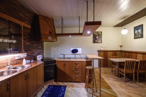 Golden Lion Guest Rooms Szewska 19 1