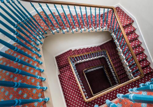 Parliament Sq (apt 5) Royal mile - image 12