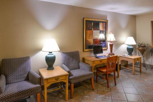 Baymont By Wyndham Sioux Falls West Photo 13