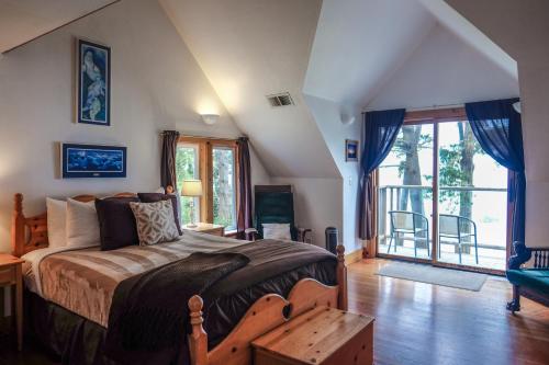 The Lost Whale Inn Oceanfront B&B