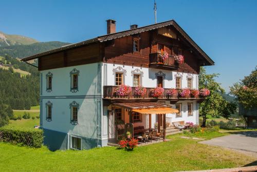 BIO-Bergbauernhof Ederhias - Hotel - Liesing