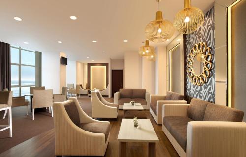 Pub, Best Western The Lagoon Hotel in Manado