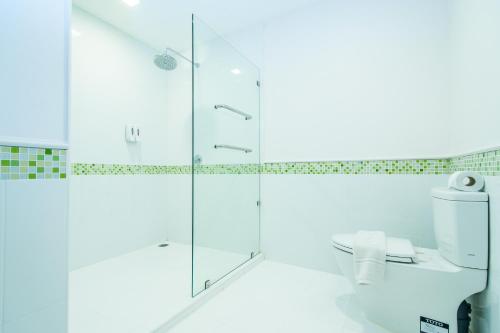 Bathroom, The Paradiso JK Design Hotel (SHA Plus) near Paknampo Hospital
