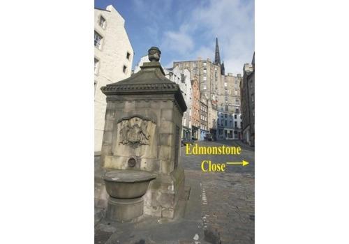 Edmonstone Suite Old Town - image 9