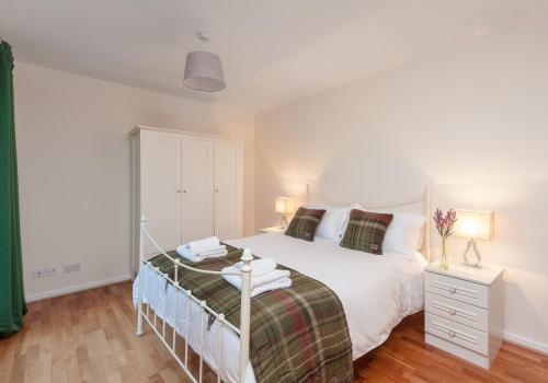 The Holyrood Park Residence - image 10