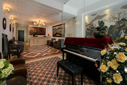 Hanoi Center Silk Premium Hotel & Spa & Travel – Hanoi, NY