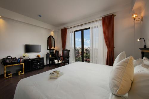 Hanoi Center Silk Premium Hotel & Spa & Travel – Hanoi, NY