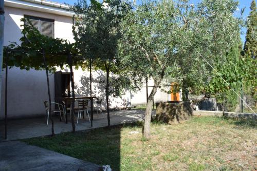  Apartment Gallant, Unterkunft in Dobrinj