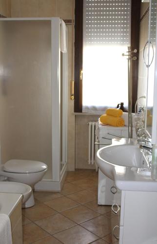 B. & B. NABUCCO, Parma (fotografie 3)