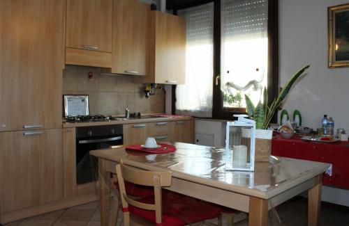 B. & B. NABUCCO, Parma (fotografie 5)