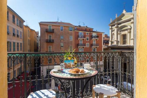 LE ROSSETTI B. - modern long balcony old town Nice - image 9