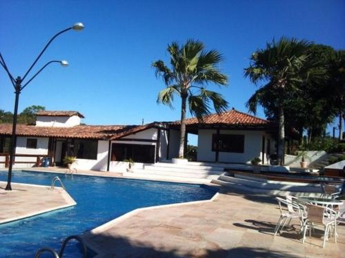 

Geriba, casa de 4 qts em condominio fechado