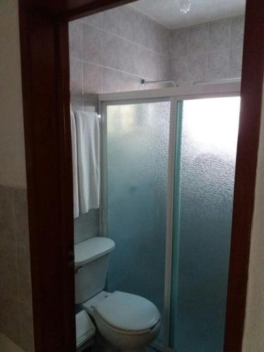 Twin Room image 10