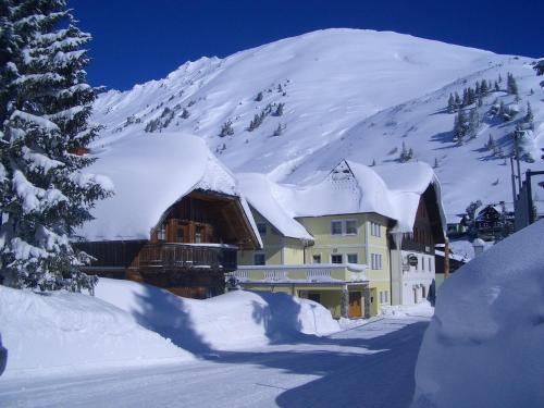Familien und Jugendhotel Gstemmerblick