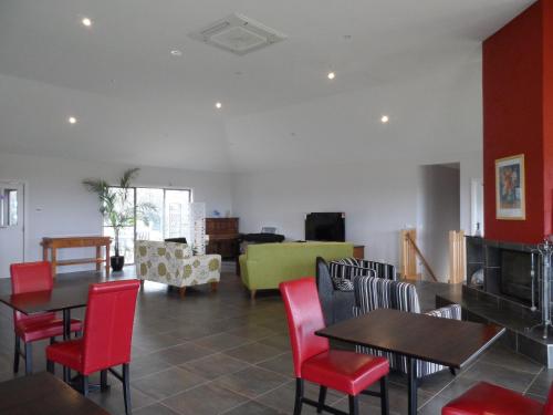 Restaurant, Swan Lake Guest House in Ventnor