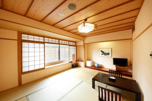 Japanese-Style Room