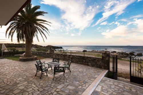  Pericles Beach Villa in Kissamos