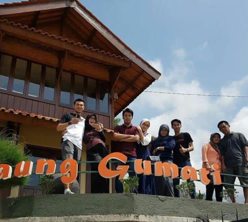 saung gumati garut