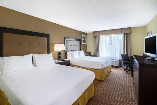Standard Room with Two Queen Beds