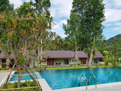 Surrounding environment, Evergreen Koh Chang Resort in Klong Son