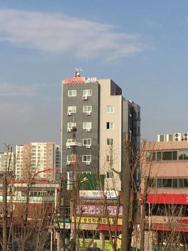 Hotel Joy near Camp Humphres