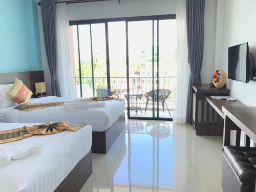 room detail thumbnail 2