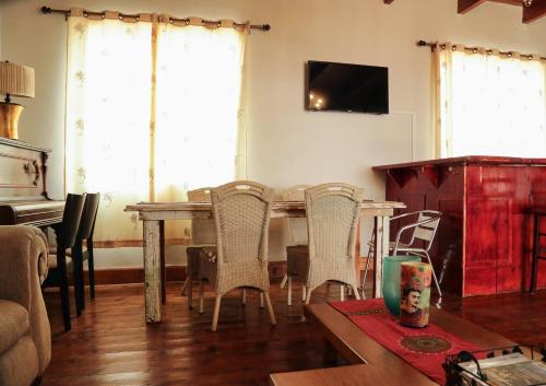 ห้องส่วนกลางสำหรับนั่งเล่น/ดูทีวี, Mr Pell's House Self-Catering Accommodation in เจฟฟรี่ เบย์