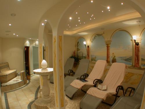 Hotel Garni Pradella - image 12