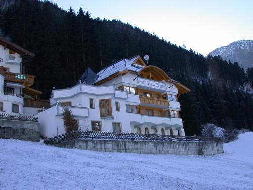 Hotel Garni Pradella - image 11