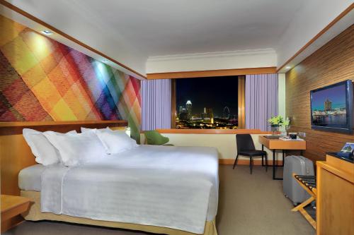 room detail thumbnail 1