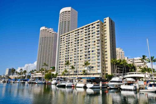 Ilikai Marina 899 City View 1BR - image 4