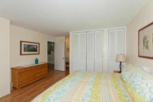 Ilikai Marina 899 City View 1BR - image 6