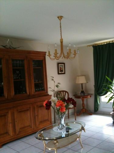 Maison Tobias – Bussy St. Georges, TX