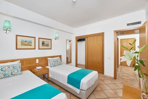 Oceanus Aparthotel Ideally located in the prime touristic area of Olhos dagua, Oceanus Aparthotel promises a relaxing and wonderful visit. The hotel has everything you need for a comfortable stay. 24-hour front desk, f